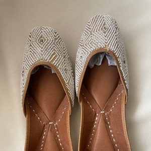 White wedding shoes, white beaded bridal shoes, bridesmaid shoes, low heel Bridal Shoes, Indian Shoes, khussa shoes for women, gift for her