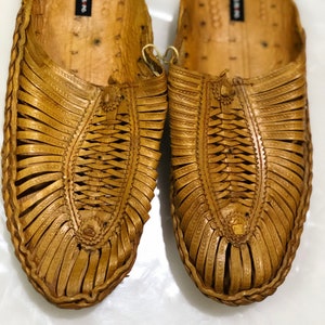 US 7 Mens Leather Shoes, Yellow Brown Kolhapuri Mens Mules Flats, Mens Slippers and Flats, Mens Shoes, Indian shoes, Mens leather loafer