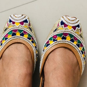 Multi Color Flat Wedding Shoes, Embroidered shoes, Beaded Bridal Shoes, Ethnic Indian Shoe, colorful punjabi jutti, Mojaris, Indian Khussa
