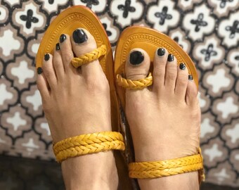 Womens buffalo leather sandals, hippie Jesus sandals, Bohemian style toe ring sandals, T strap slipper, Kolhapuri women slipper, Brown Flats