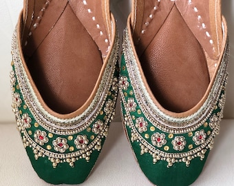 US 6 Grün bestickte Punjabi Jutti, indische Hochzeitsschuhe