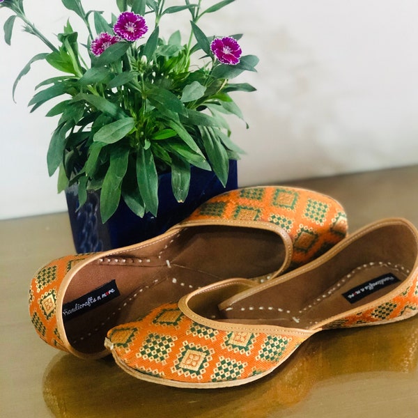 Orange wedding shoes, Flat wedding shoes, Indian Shoe for Women, Indian Ethnic Shoes, Women Mojaris, Women Khussa, Shoes With Brocade Fabric