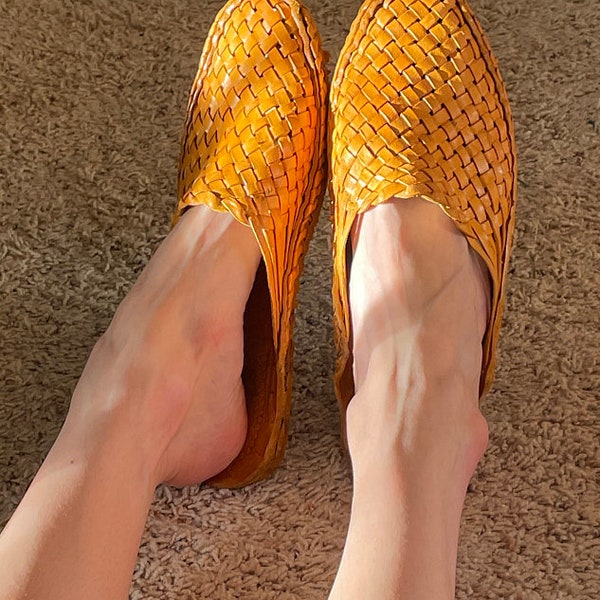 ladies flat leather mules