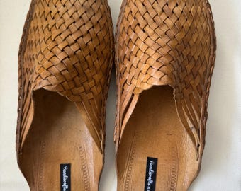Men leather mules with sole support, kolhapuri men shoes, hippie sandals, Boho shoes, summer beach slides, Indian traditional shoes
