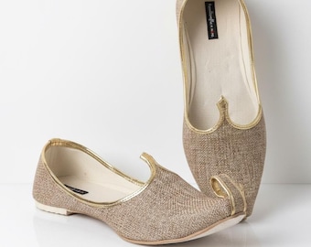 Bruine en gouden khussa-schoenen voor heren – handgemaakte Indiase juttis, bruiloftsschoenen, etnische instappers