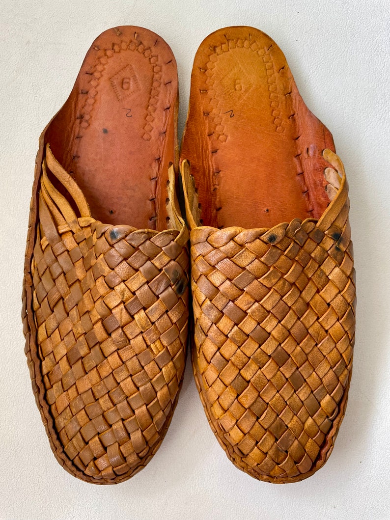 Mens leather mules, kolhapuri men shoes, hippie sandals, Boho shoes, summer beach slides, Indian traditional shoes Yellow Ochre