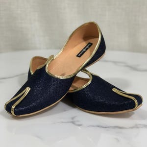 Blue Khussa Men’s Flats – Handmade Indian Jutti Shoes, Ethnic Wedding Shoes, Traditional Slip-Ons
