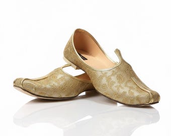 Zapatos punjabi jutti dorados para hombre: calzado indio hecho a mano para novios, bodas y fiestas. Zapatos étnicos sin cordones.