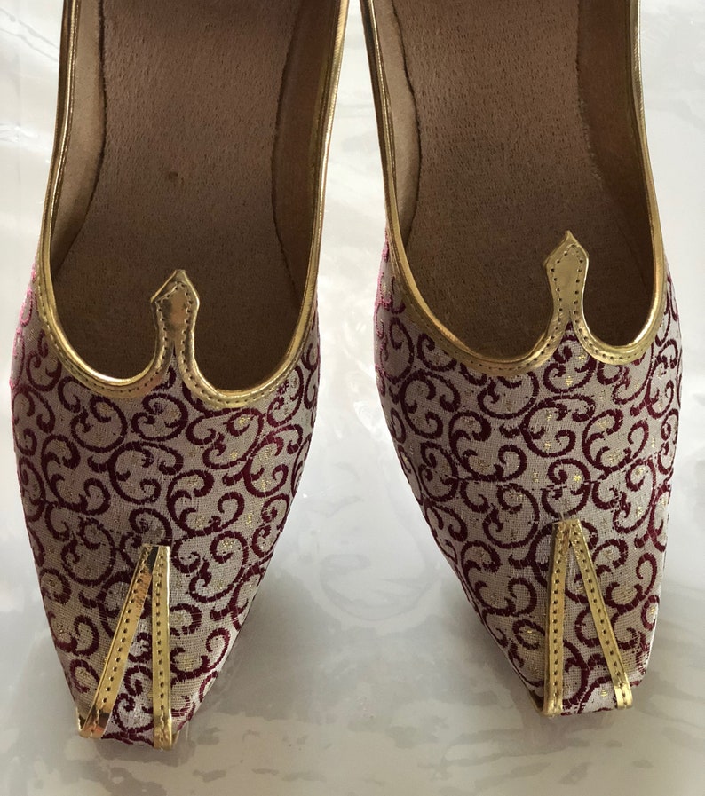 Gold Wedding Khussa Shoes for Men – Handmade Indian Juttis, Groom Footwear, Traditional Ethnic Slip-Ons image 2
