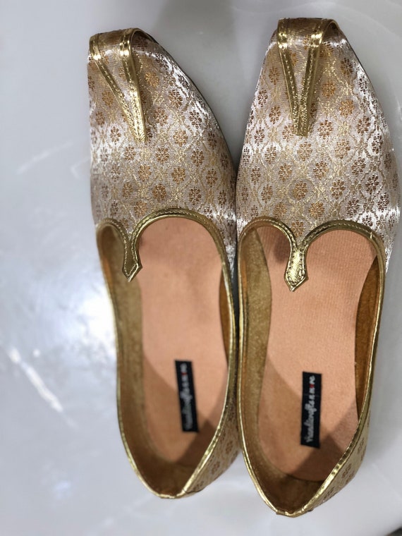 Embroidered Khussa Shoes for Women | Islamic Clothing and Books |  HilalPlaza.com
