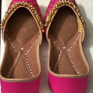 Pink Bridal Shoes, Trending Shoes, Indian Shoes Flip Flop, Pink Ballet Shoes, Embroidered Wedding Shoes, Punjabi Juttis, Khussa Shoes image 2