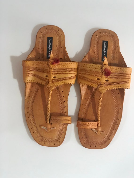 slip ons chappal