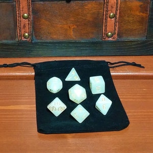 Conjunto de dados de masmorras e dragões brancos marmorizados, conjunto de caixa de dados d & d, rolo de dados poliédricos, jogo de jogo, masmorra mestre, conjunto de presente