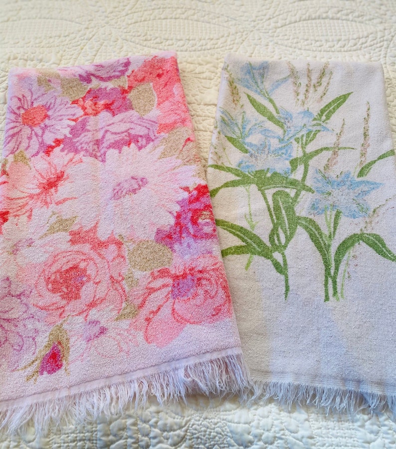 Vintage Bath Towels 1970s Set of Four Eclectic Mix Etsy