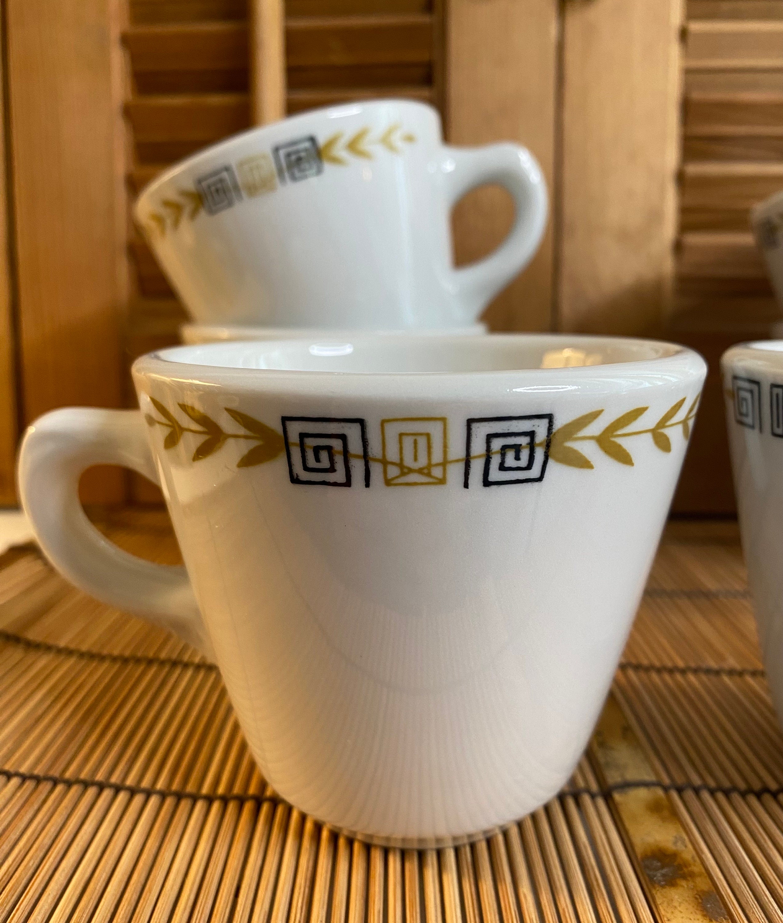 牡丹と伏せ茶碗 花紅柳緑 茶碗 | ゼネラルストア オルネ
