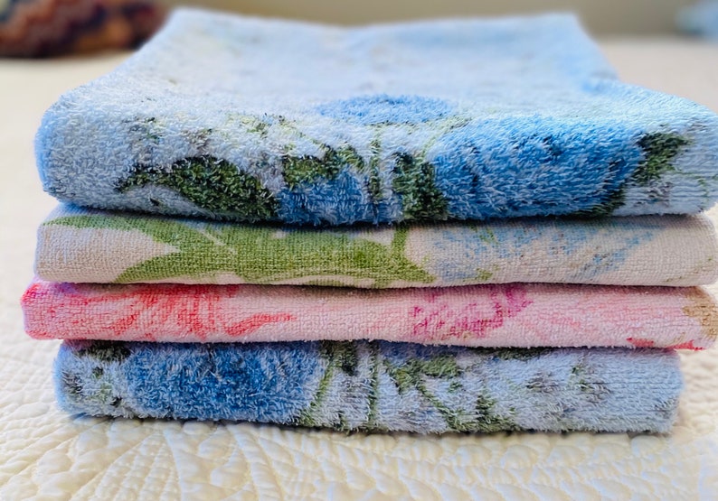 Vintage Bath Towels 1970s Set of Four Eclectic Mix | Etsy