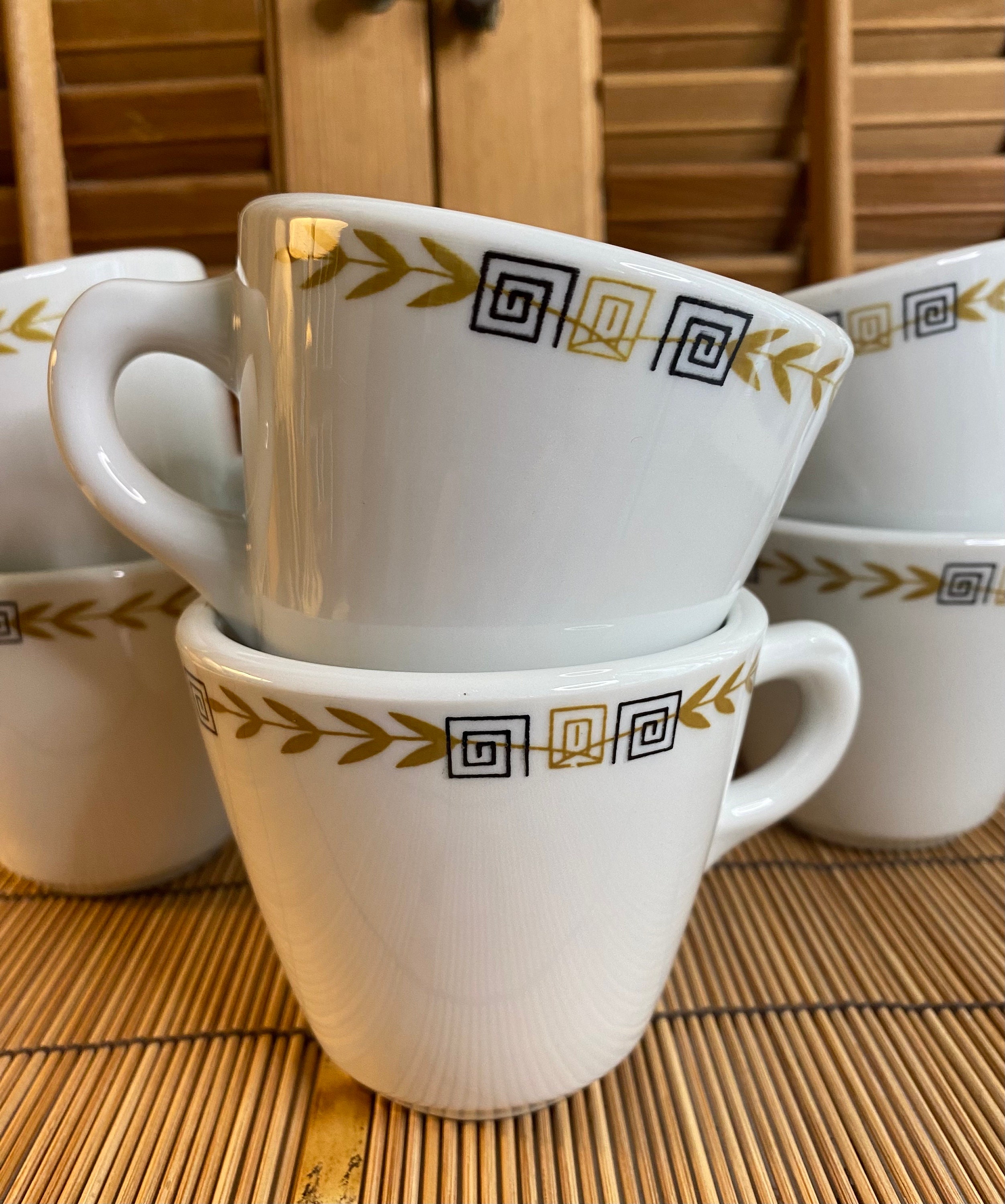デンマーク ステンレス 食器 小物入れ entered D.F.A 2つセット Vintage Ceramic Floral Stacking Mugs, Two Finger Handles