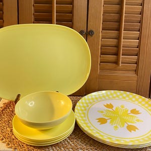 Vintage Melamine  Dish Lot, Sunny Yellow Gingham, Dinner Plates, Bread Plates , Platter, Melmac, 9 pieces