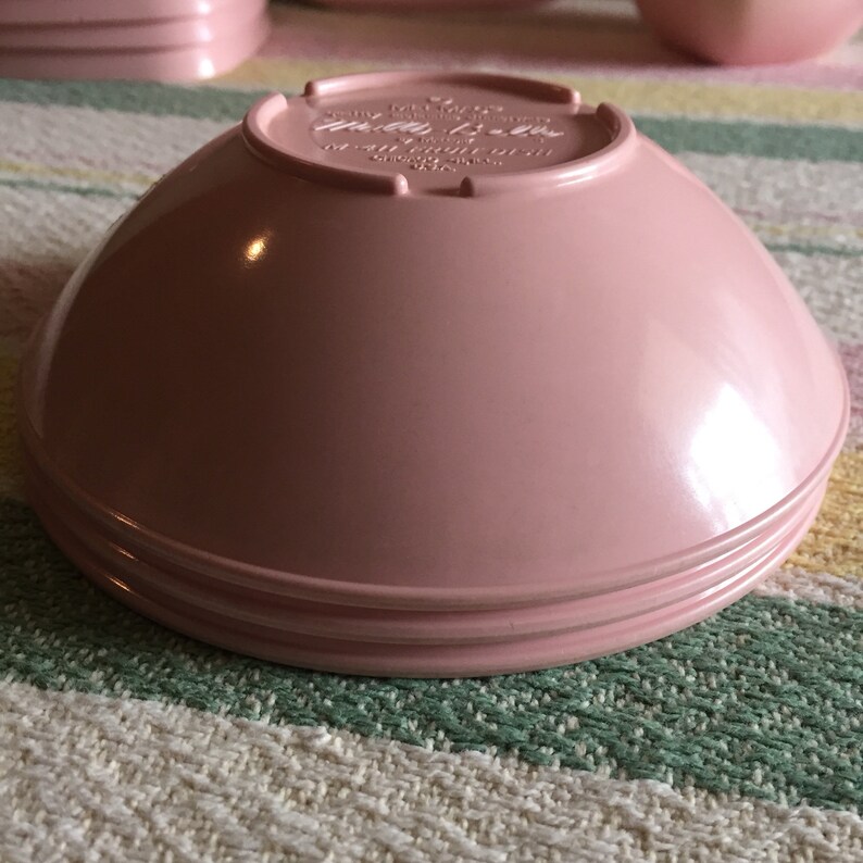 Set of Three Vintage Pink Melamine Fruit Dishes by Mallo-Belle by Mallory