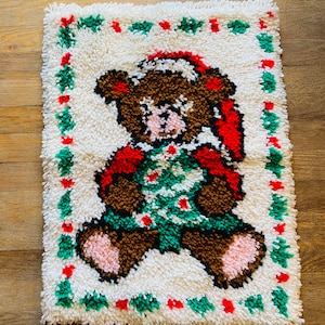Vintage Christmas Latch Hook Rug, Christmas Wall Hanging, Holiday Teddy Bear