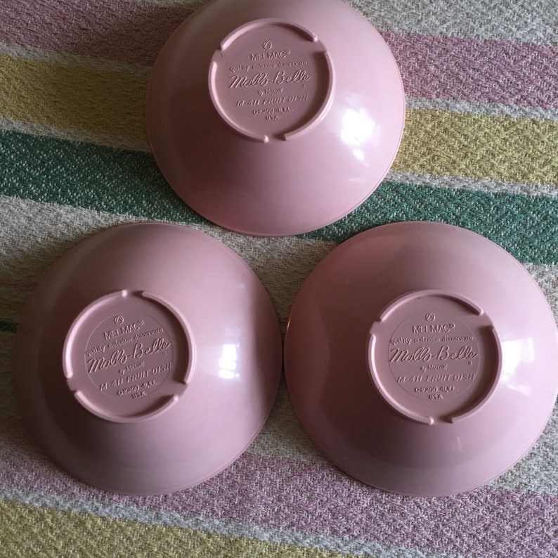Set of Three Vintage Pink Melamine Fruit Dishes by Mallo-Belle by Mallory