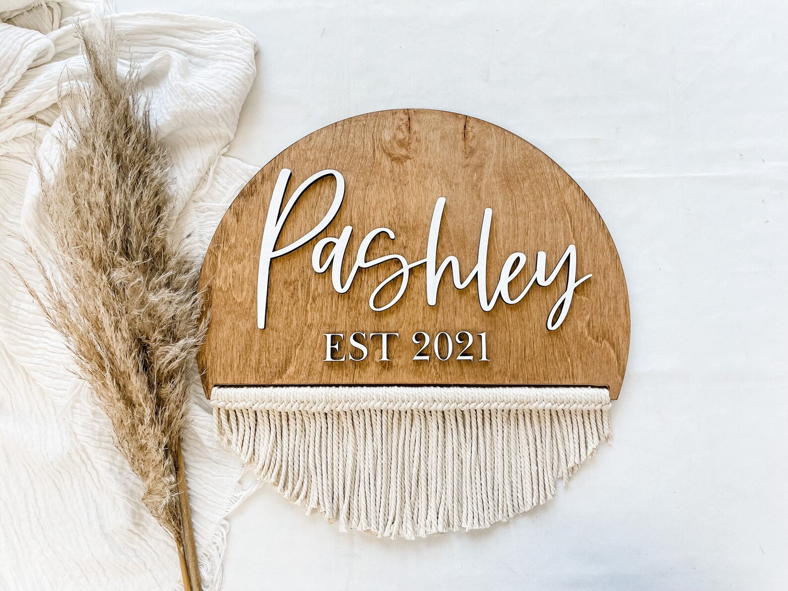 Round Last Name Sign Wedding Name Sign Boho Wedding Sign Etsy