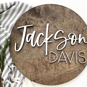 Nursery name sign, above crib sign, round name sign, custom name sign, boy name sign, boy nursery sign, nursery decor, baby name sign immagine 9