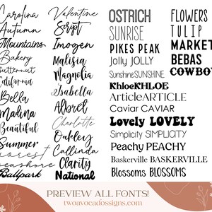 Pu&ograve; includere: Un'anteprima di progettazione grafica di vari font, tra cui "Carafina", "Valentine Script", "OSTRICH", "Sunrise", "Pikes Peak", "Jolly Jolly", "KhloeKHLOE", "ArticleARTICLE", "Caviar CAVIAR", "Lovely LOVELY", "Simplicity SIMPLICITY", "Peachy PEACHY", "Baskerville BASKERVILLE" e "Blossoms BLOSSOMS". Il testo "PREVIEW ALL FONTS! twoavocadossigns.com" &egrave; nella parte inferiore dell'immagine.