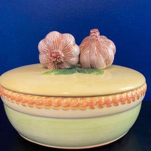 Ganz Bella Casa Ceramic Covered Vegetable Casserole Dish