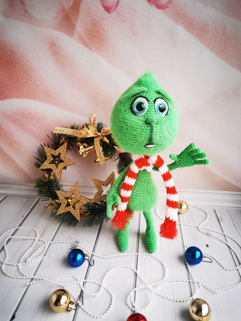 crochet grinch doll