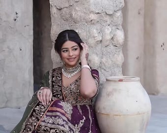 Designer bestickter Sarara-Anzug - Schweres Faux-Georgette-Outfit - Indische Hochzeitsfeierkleidung - Elegantes ethnisches Set - Indische Anlasskleidung