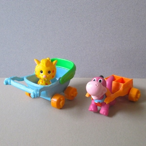 Flintstones Kids Set van 2 Beeldjes: Fang en Koets en Dino en Cart