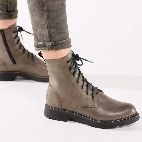 comfortable combat boots women