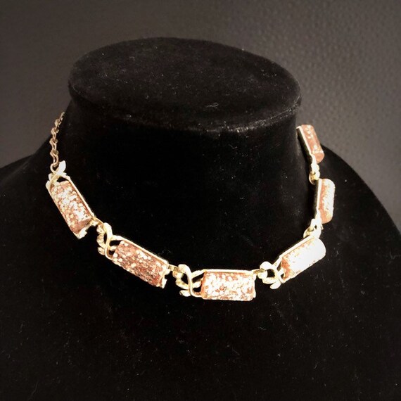 1960s Confetti Lucite Gold Glitter Choker Necklace - image 3