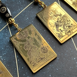 Pingente de carro com cartas de tarô douradas (19 estilos)