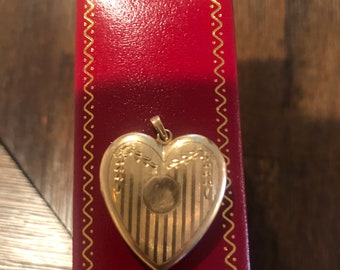 Vintage 14 k gold heart shape double frame locket pendant