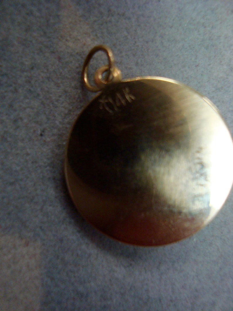 Vintage 14k gold clubs and pearl medallioncharm