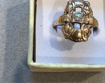 Art Deco 14k gold ring with 10 points diamond in the center