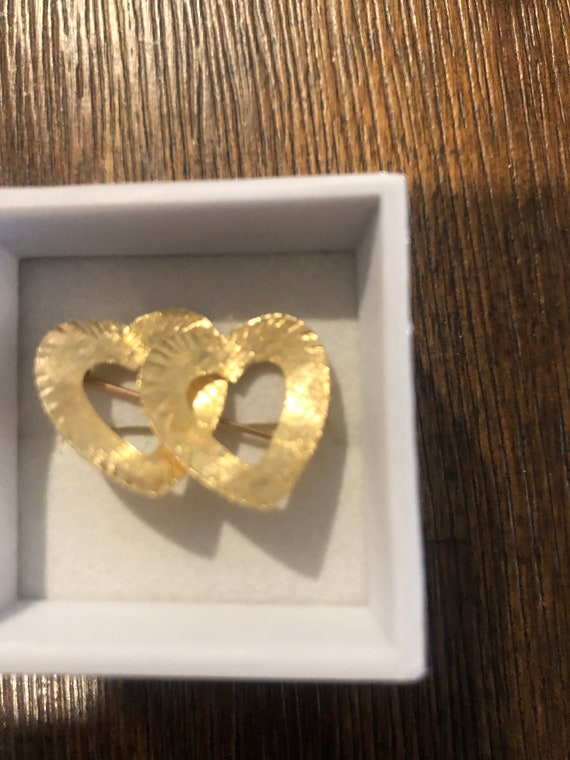 Vintage 14k gold interlocking double heart pin - image 4