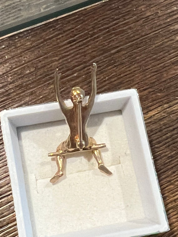 Vintage 14k gold BodyBuilder brooch - image 2