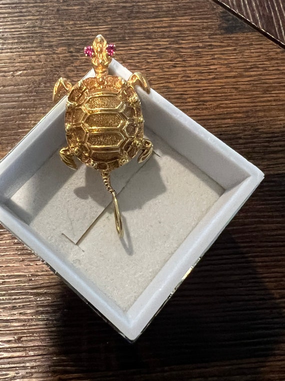 Ruby eyes sun pendant - Gem