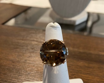 Art Deco 10 Kt  Lady's Ring With 16 mm Smokey Quartz Topaz