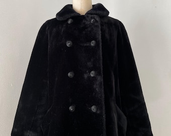 Abrigo vintage de piel sintética negra de los años 50 y 60, estilo osito de peluche, doble botonadura, mullido, talla M.