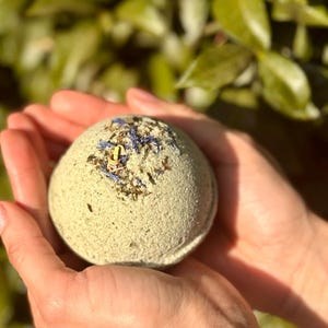 Eucalyptus Rosemary Bath Bomb with Jojoba Oil, Shea Butter and Epsom Salt / Bath Bomb / SLS Free / Natural Bath Bomb / Essential Oil Bath