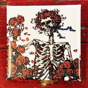 Grateful Dead - 'Skull and Roses' Kwadratowy guzik (2003 Vintage) (Nowy stary zapas)