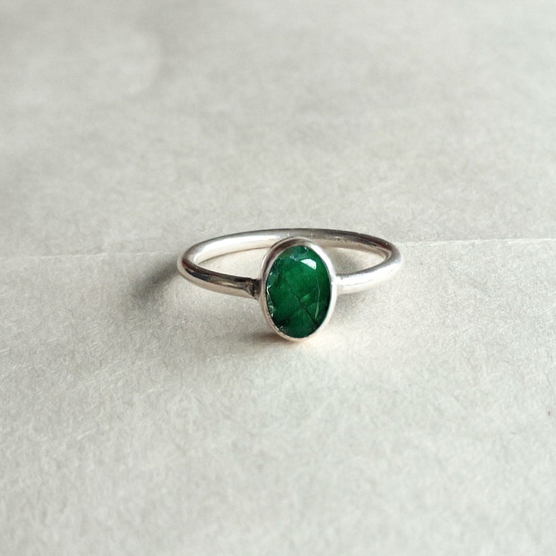 Natural Emerald Silver Ring, handmade ring, 925 solid sterling silver ring,gemstone ring, stone ring, Faceted emerald oval shape silver ring 