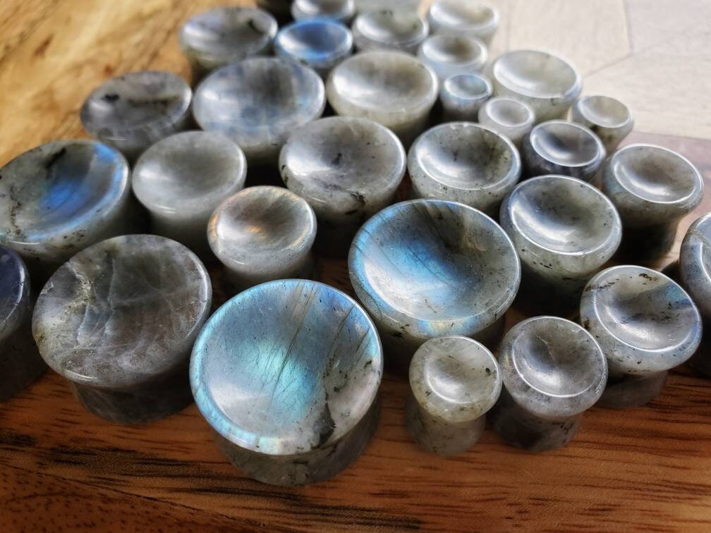 Rainbow moonstone plugs - PAIR of concave white labradorite plugs - 2…