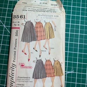 1960’s Simplicity 3561 waist 26 hip 36 for a skirt
