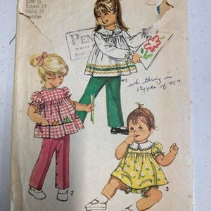Simplicity  9090 1970’s vintage size 1/2 breast 19 waist 19 toddler