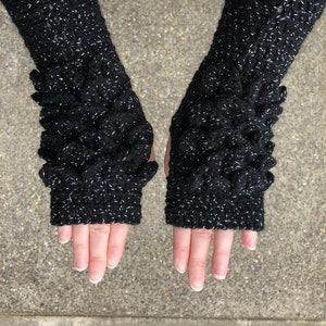 Midnight Dream Black Dragonscale Gloves with Silver Sparkles